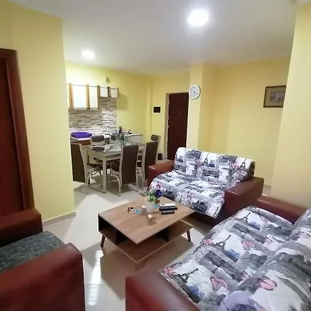 Kastriot Apartamento